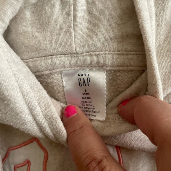 GAP Kids Cream Hoodie with pink letters and Jogger Set size 4/5 - Picture 6 of 6